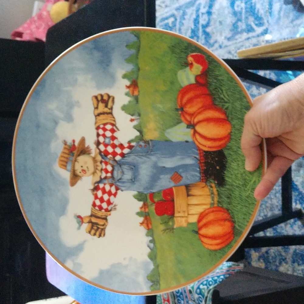 Large Scarecrow Decorative Plate/for hanging